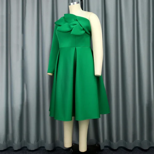 Green Elegant Dress: One Shoulder, High Waisted, A-Line, Pleated Luxury - Image 3