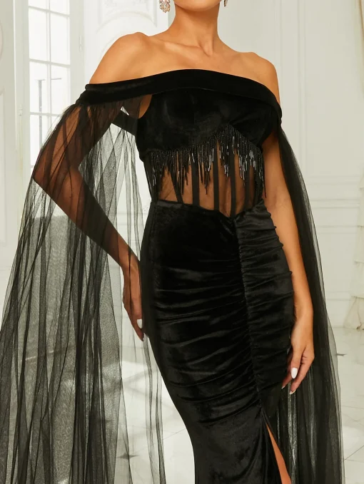 Elegant Black Velvet Evening Dress - Off-Shoulder Tassels Bodycon Mermaid