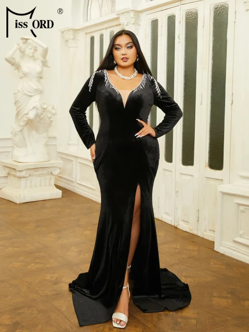 Elegant Black Velvet Plus Size Evening Dress - V-Neck Thigh Split - Image 2