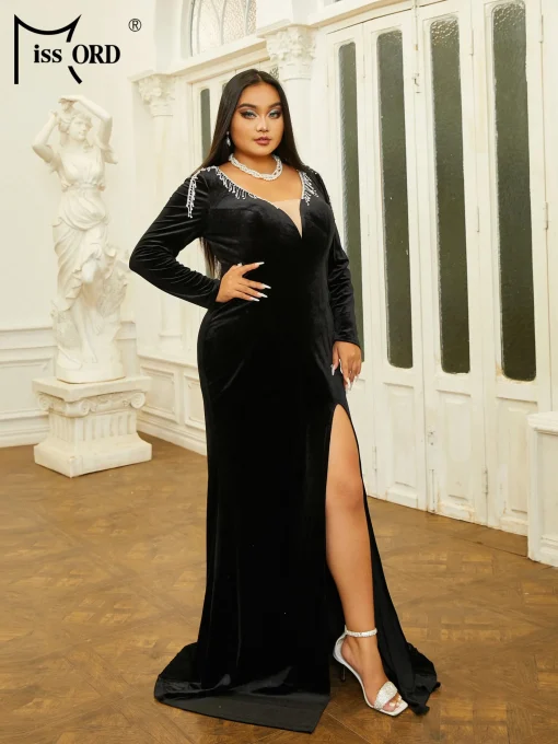 Elegant Black Velvet Plus Size Evening Dress - V-Neck Thigh Split - Image 3