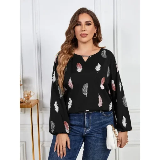 Plus Size Feather Print Blouse - Image 3