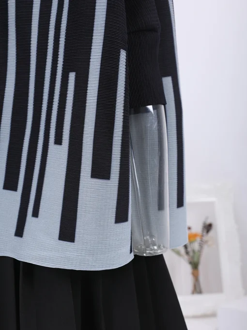 Striped Pleated Batwing T-Shirt - Image 5