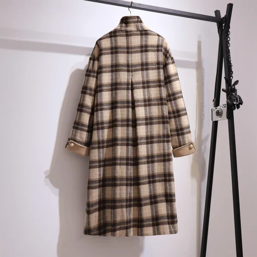 Plus Size Women's Plaid Woolen Overcoat with Pockets - Image 4