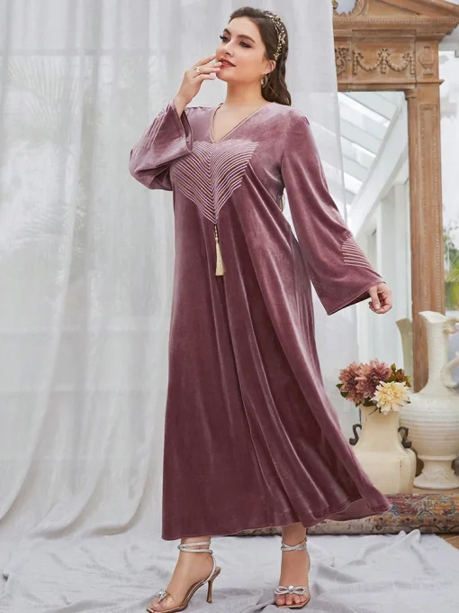 Plus Size Floral Print Velvet Long Sleeve Maxi Dress - Image 2