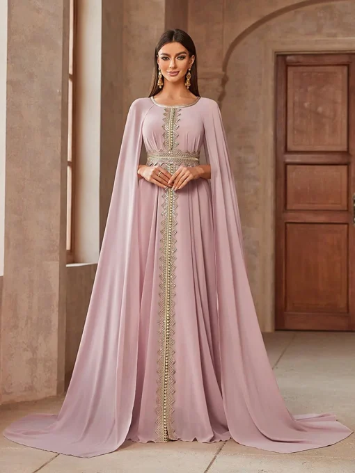 Luxury Embroidery Arabian Muslim Dress with Lace Cape Sleeves