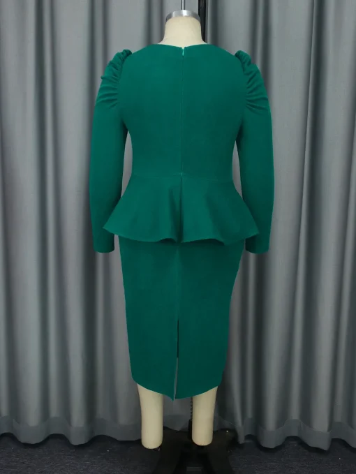 Graceful Green Midi Bodycon Dress with Long Sleeves - Image 4