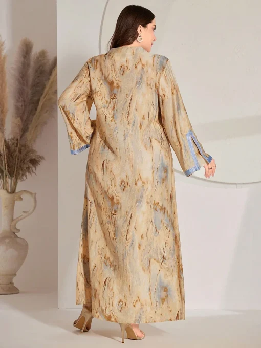 Plus Size Muslim Maxi Dress with Retro Print Design - Image 2