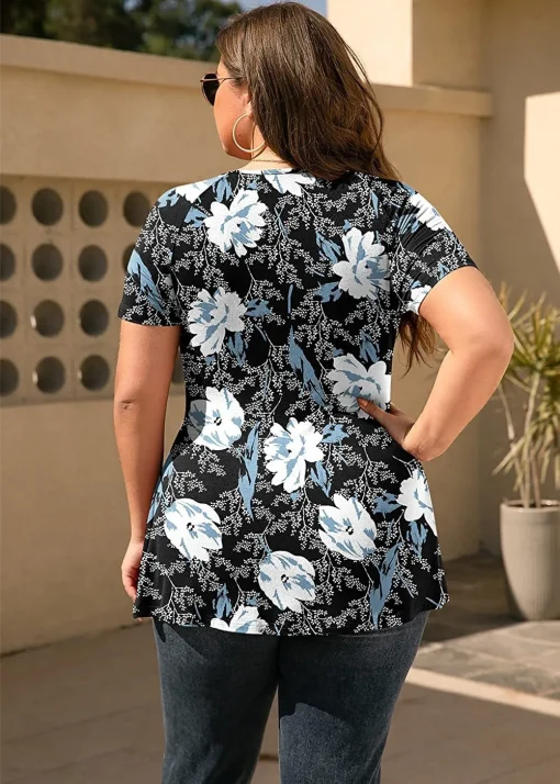 Plus Size Printed V-Neck Pleated T-Shirt for Women - Image 2