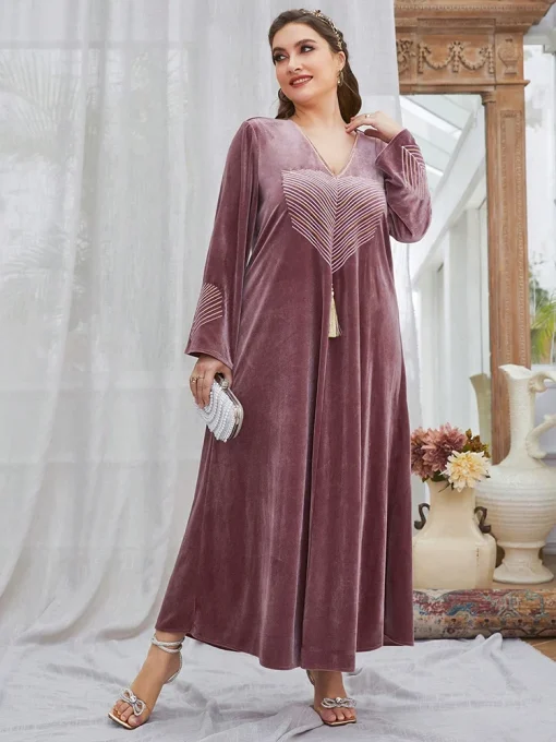 Plus Size Floral Print Velvet Long Sleeve Maxi Dress - Image 3