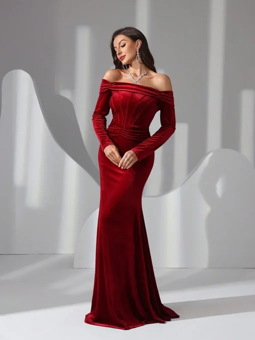 Women's Velvet Off-Shoulder Maxi Dress for Evening - Image 5