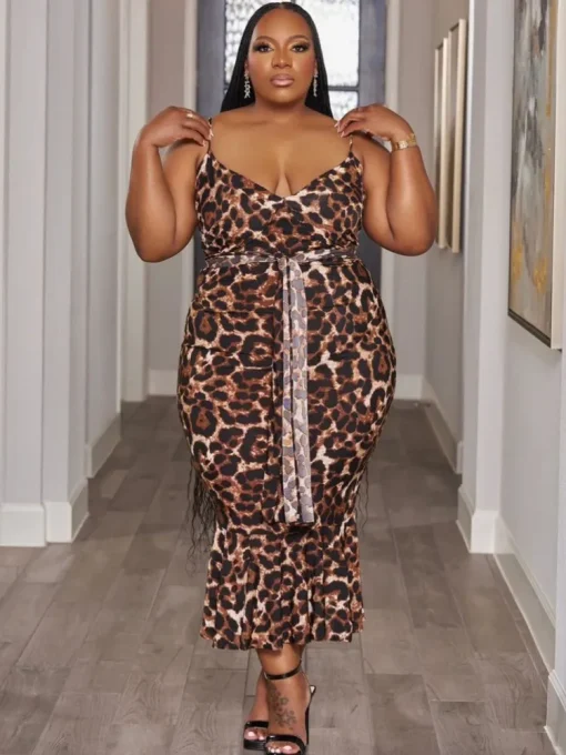 Plus Size Midi Dress with Straps and Floral Print - Image 2