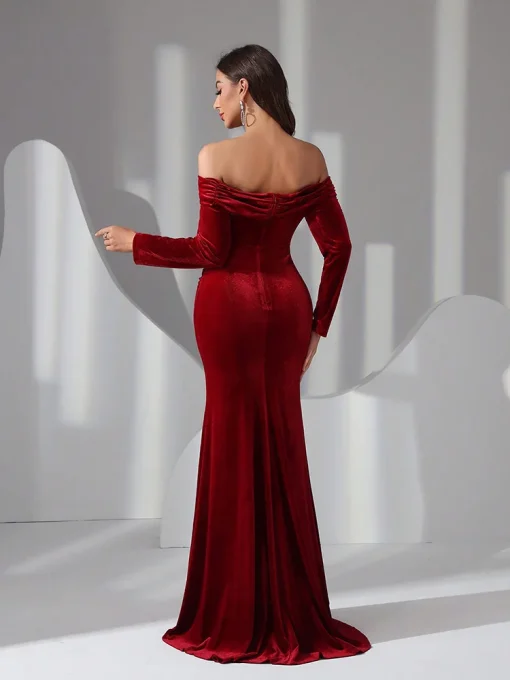 Women's Velvet Off-Shoulder Maxi Dress for Evening - Image 2