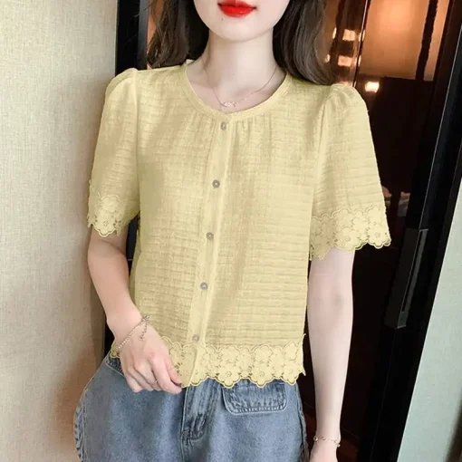 Elegant Summer Lace Blouse with Short Sleeves - Image 5