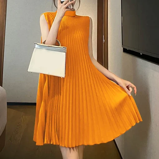 Women's Summer Solid Color Pleated Mini Dress - Image 6