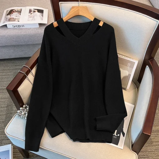 Plus Size Women's Loose V-Neck Knitted Sweater - Image 4