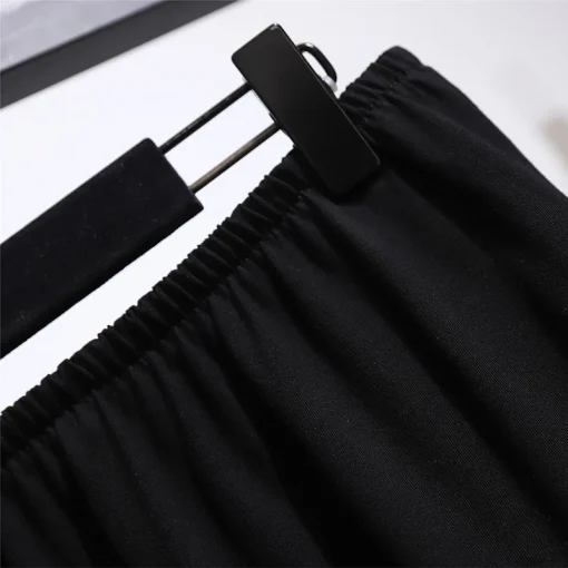 Plus Size Women's Loose Elastic Waist Fart Curtain Skirt - Image 4