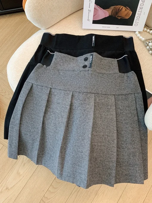 Plus Size Loose A-Line Wool Pleated Short Skirt for Women