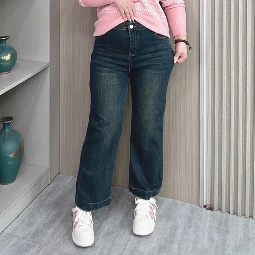 Women's Plus Size Straight Leg Loose Stretch Denim Jeans - Image 2