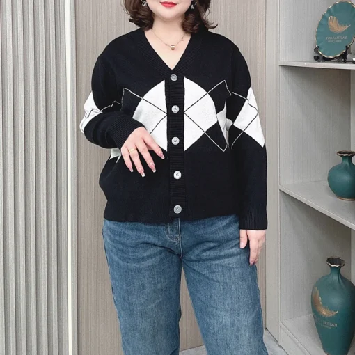 Women's Plus Size Loose V-Neck Argyle Knitted Cardigan - Image 5