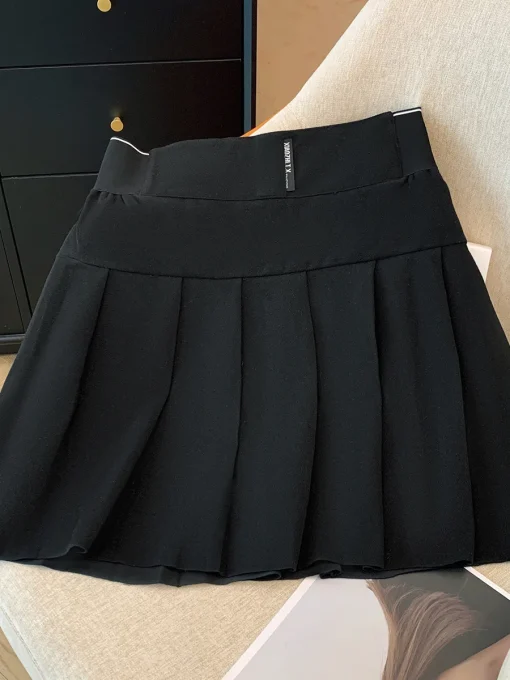 Plus Size Loose A-Line Wool Pleated Short Skirt for Women - Image 3