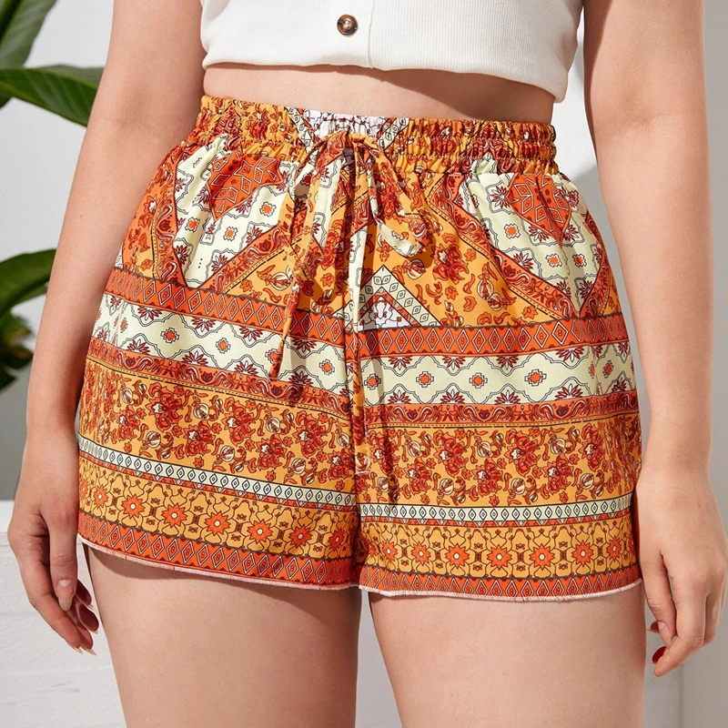 Plus Size Floral Print Elastic Waist Boho Summer Shorts - Image 3