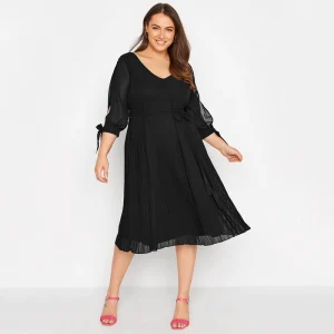 Plus Size 3/4 Sleeve V-neck Pleated Midi Party Dress