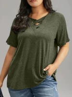 “Plus Size Hollow Out Vintage V-Neck Tee”