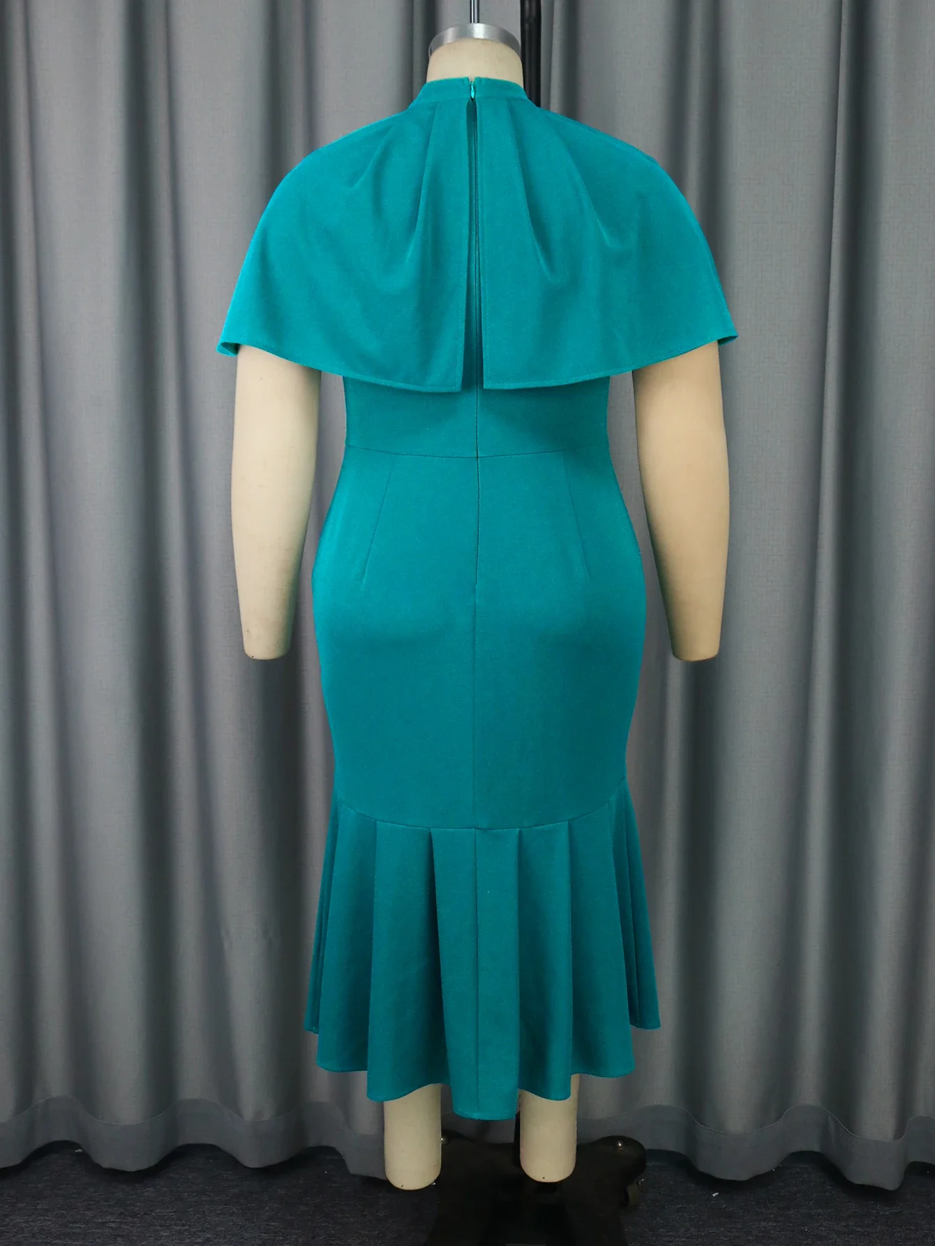 Elegant Fishtail Dress – High Collar, Beaded Cloak Sleeves - Image 4