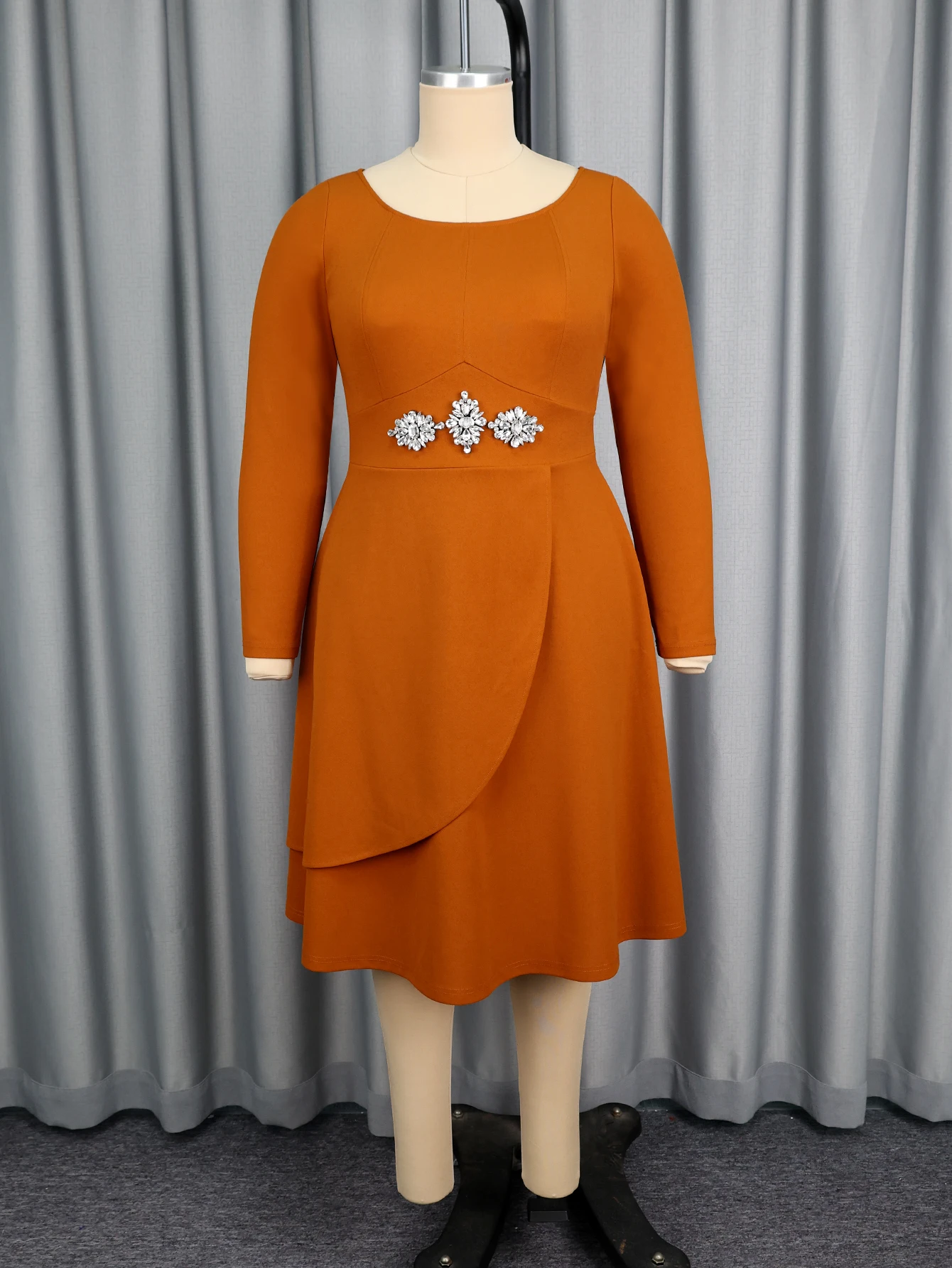Elegant A-Line Midi Dress with Ship Collar & Diamond Waist - Image 4