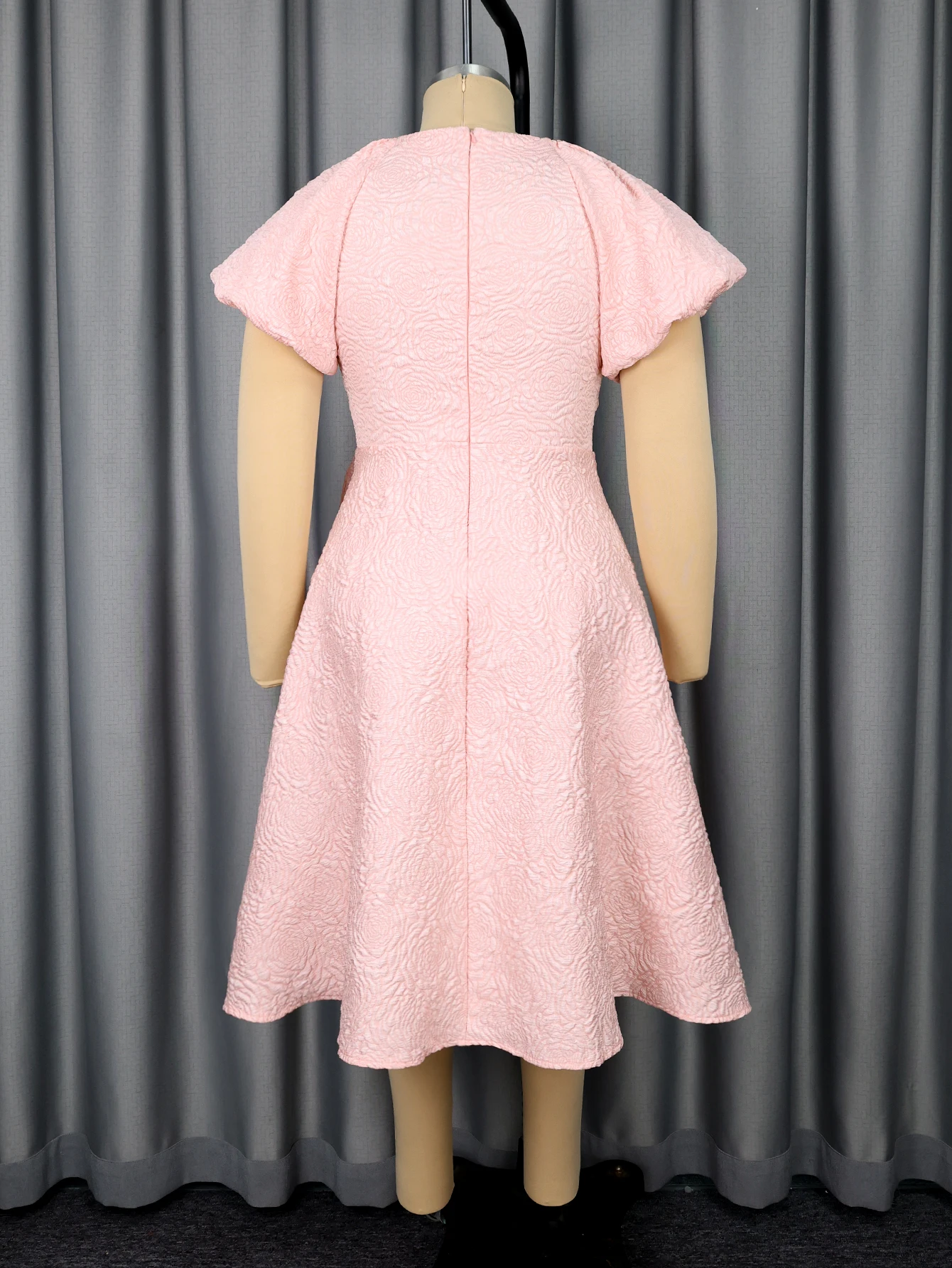 Elegant Pink Jacquard Midi Dress with Puff Sleeves & 3D Flowers - Image 5